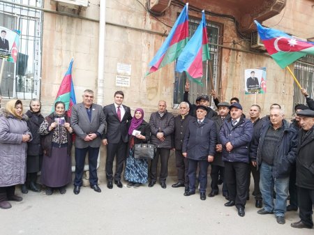 19 saylı Nərimanov birinci seçki dairəsindən deputatlığa real layıqlı namizəd Güloğlan Cabbarovun Təbriz 100 a küçəsində sakinlərlə növbəti görüşü keçirilmişdir. FOTO-lar