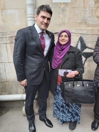 19 saylı Nərimanov birinci seçki dairəsindən deputatlığa real layıqlı namizəd Güloğlan Cabbarovun Təbriz 100 a küçəsində sakinlərlə növbəti görüşü keçirilmişdir. FOTO-lar