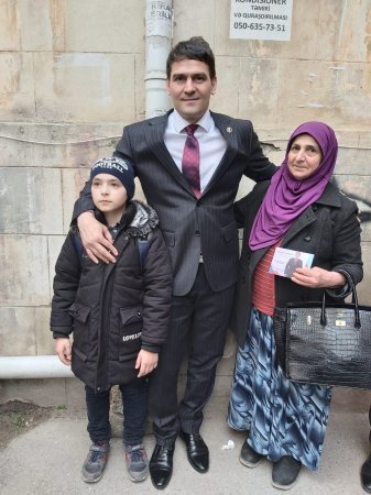 19 saylı Nərimanov birinci seçki dairəsindən deputatlığa real layıqlı namizəd Güloğlan Cabbarovun Təbriz 100 a küçəsində sakinlərlə növbəti görüşü keçirilmişdir. FOTO-lar