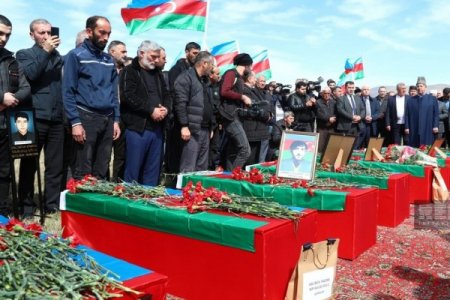 Rada Abbas:"Xocalıdakı dəfn mərasiminin erməni himayədarlarına 2 mesajı, 1 tələbi..." 